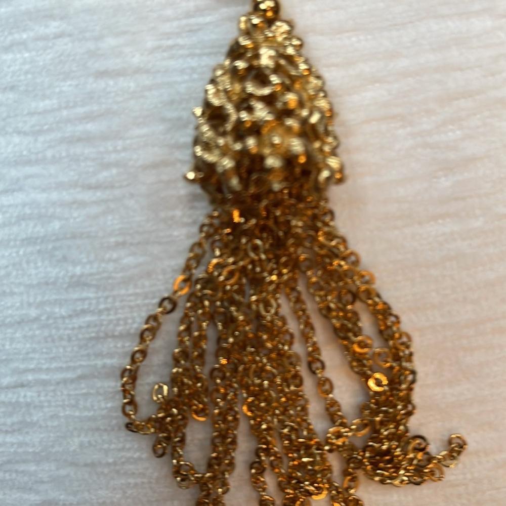 Vintage from late 60s early 70s Monet tassel necklace gold tone/new condition28” - Picture 9 of 14